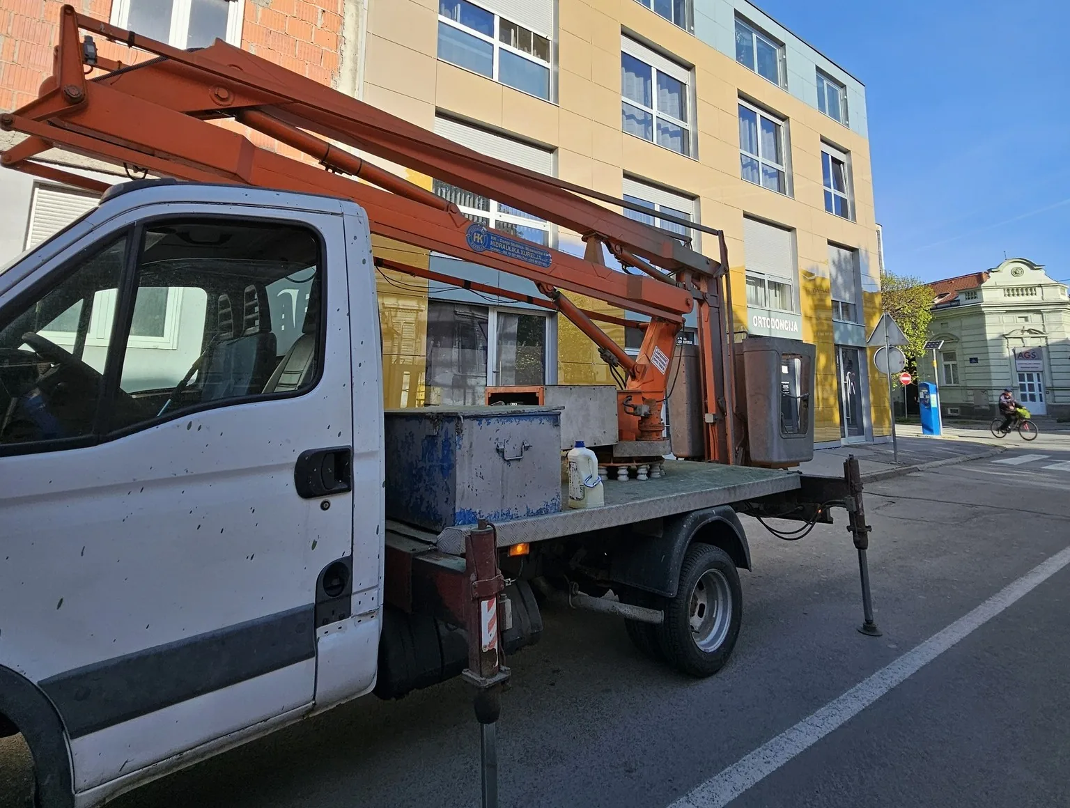 Auto košare i dizalice za visinske radove — Airos Osijek